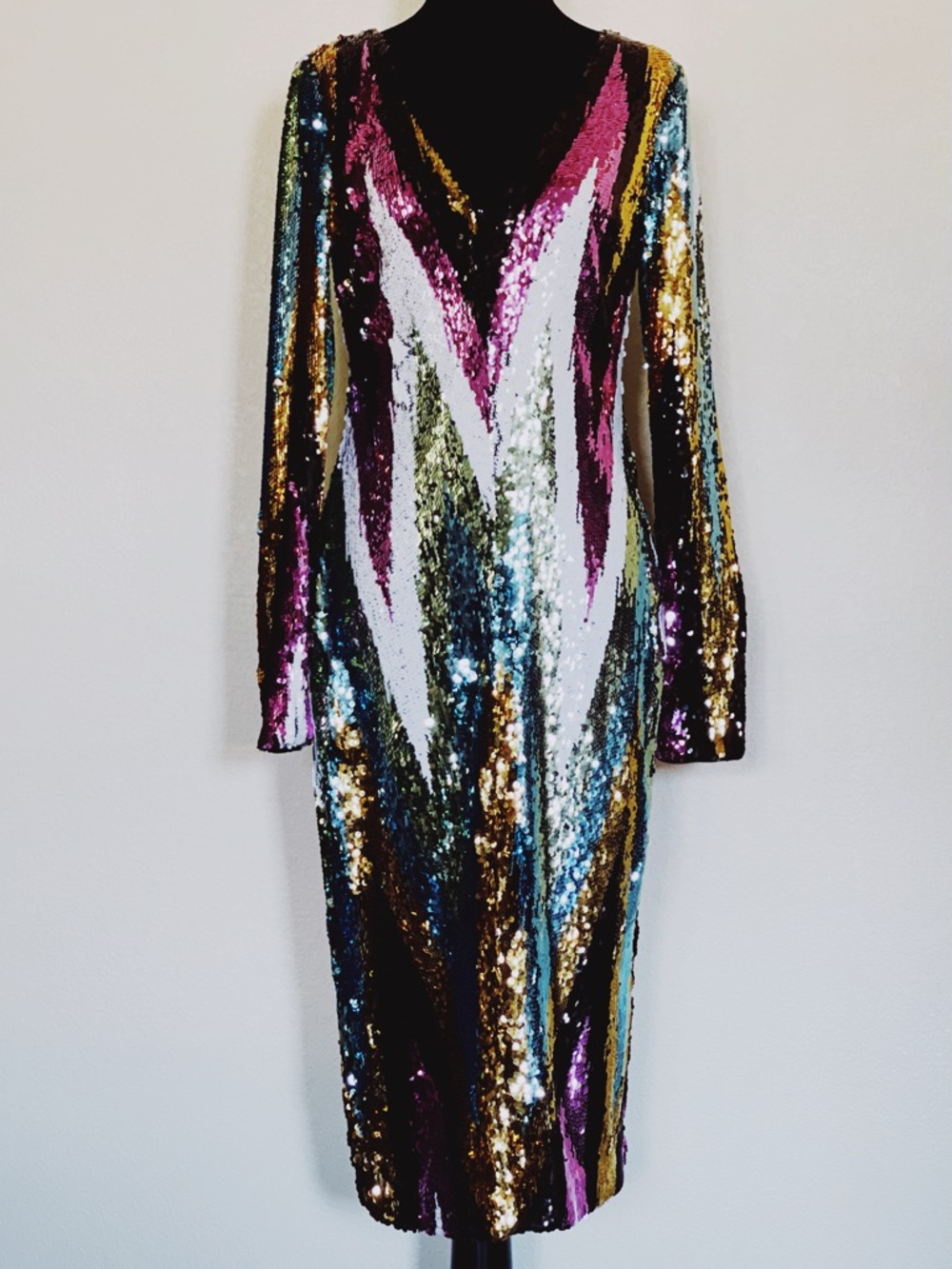 BADGLEY MISCHKA Stretch Sequin Chevron Party Dress - Picture 2 of 14